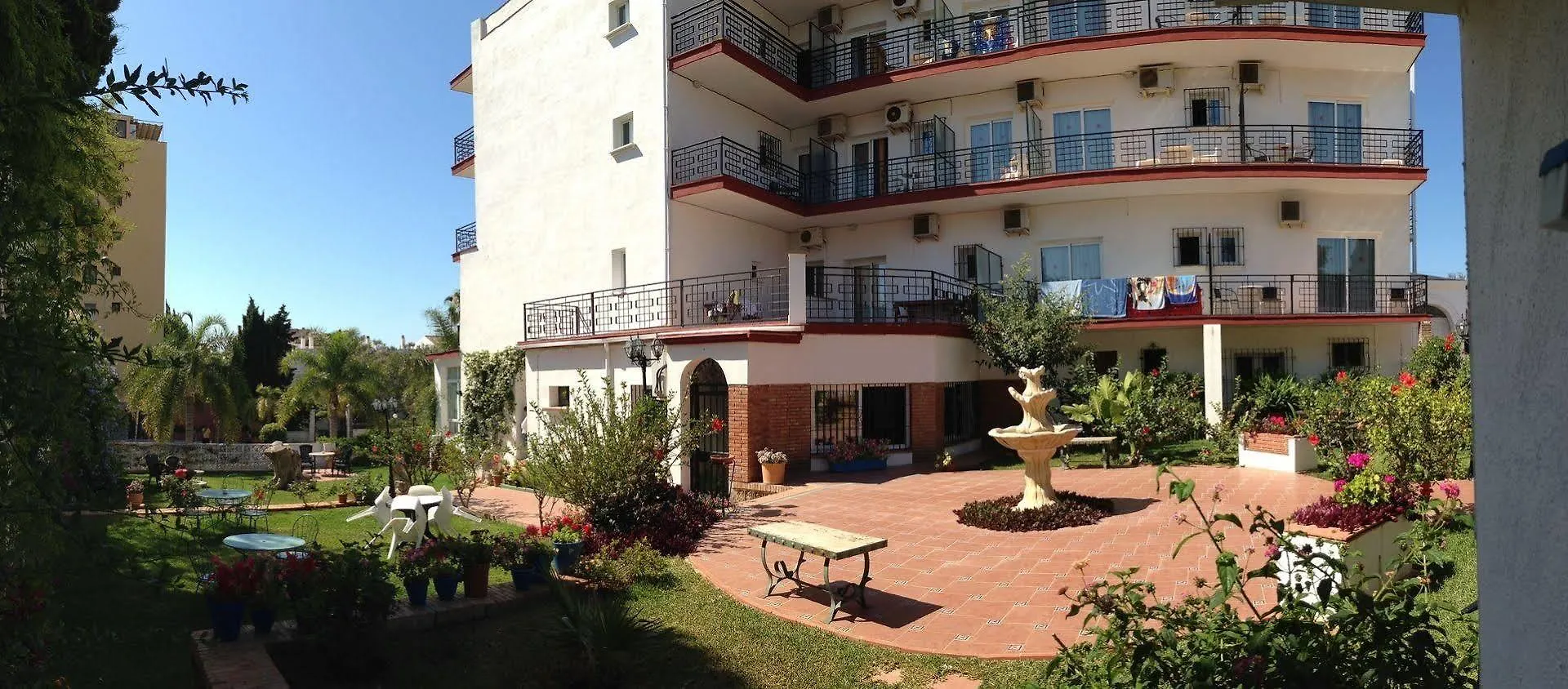 Hotel Carmen Teresa Torremolinos İspanya